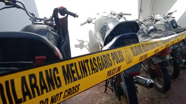 25 sepeda motor bertangki jumbo disita Polda Gorontalo. (Foto: Liputan6.com/Arfandi Ibrahim)