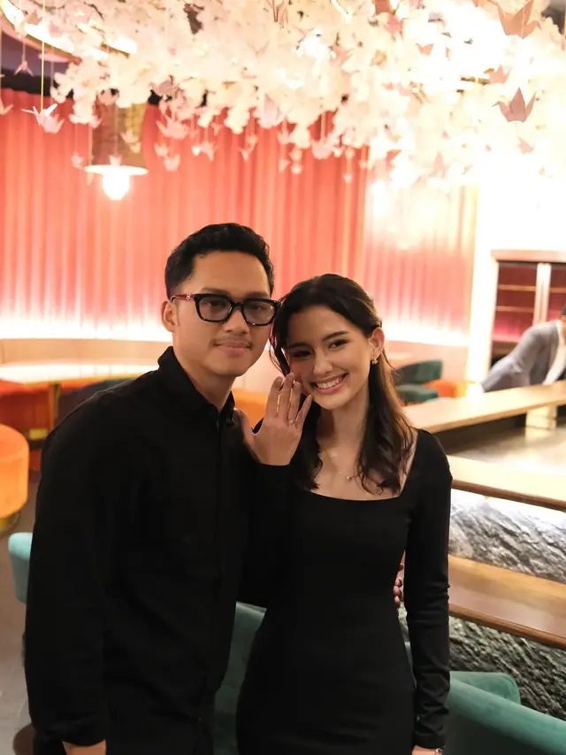 Azriel Hermansyah dan Sarah Menzel. (Foto: Dok. Instagram @azriel_hermansyah)