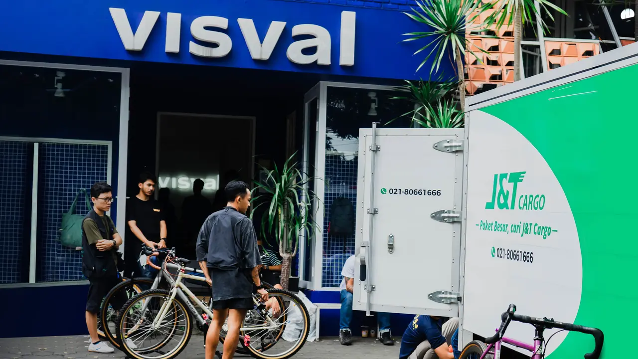 Kolaborasi J&T Cargo dan Brand Lokal Bandung untuk Bangkitkan Bangga Buatan Indonesia