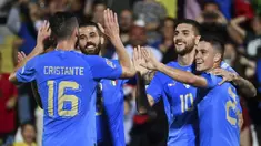 Italia sukses mengantongi poin penuh usai berhasil mengalahkan Hungaria pada matchday 2 Grup 3 UEFA Nations League A 2022/2023 saat melawan Hungaria di Stadio Dino Manuzzi, Rabu (8/6/2022) dini hari WIB. (LaPresse AP/Massiomo Paolone)