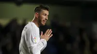 Ekspresi Sergio Ramos saat Real Madrid menghadapi Villarreal di Estadio El Madrigal, Senin (14/12/2015) dini hari WIB. Ramos kesal timnya gagal memangkas ketertinggalan poin dari Barcelona. (Reuters/Juan Medina)