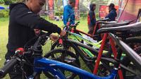 Indonesia Enduro kembali mengadakan lomba balap sepeda Induro di Sukawana Bike Park, Lembang, Jawa Barat, Sabtu-Minggu (27-28/1/2018). (Bola.com/Arief Bagus Prasetiyo)