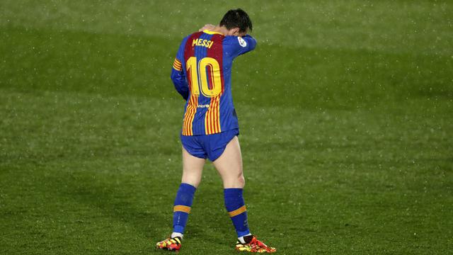 FOTO: Wajah Lesu Lionel Messi CS Usai Barcelona Dihajar Real Madrid