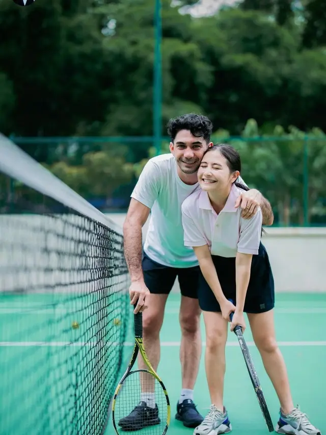 Prilly dan Reza Main Tenis