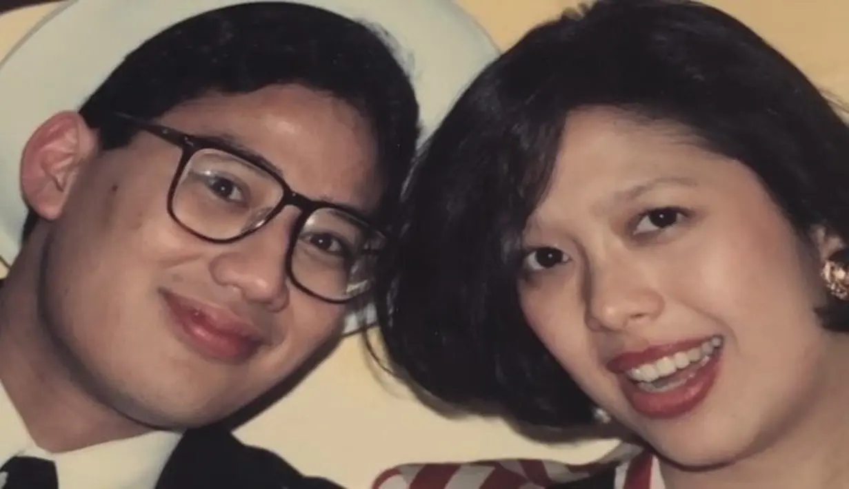 Nur Asia dan Sandiaga Uno menikah pada 28 Juli 1996 silam. Sebelum menikah, Sandiaga Uno dan Nur Asia sudah menjalin kasih selama 13 tahun. JHingga saat ini keduanya telah 36 tahun bersama dan masih tetap mesra (Liputan6.com/IG/@nurasiauno)