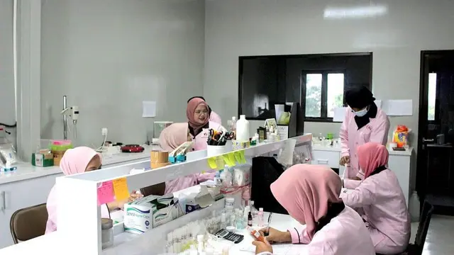 Cara Sukses Buka Bisnis Skincare, Kamu Wajib Tahu Daftar Jasa Maklon Berkualitas