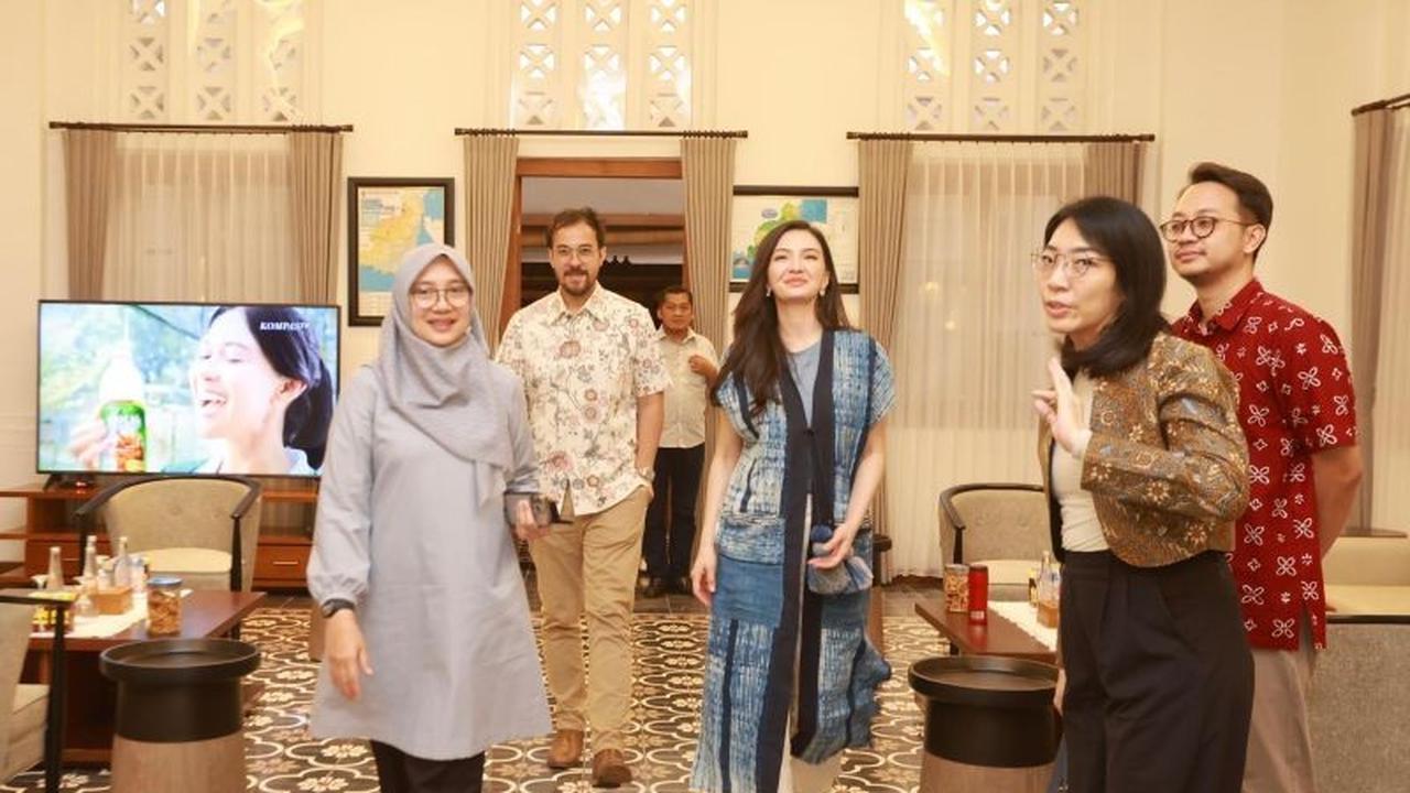 Raline Shah dan Keluarga Jelajahi Keindahan Wisata Banyuwangi