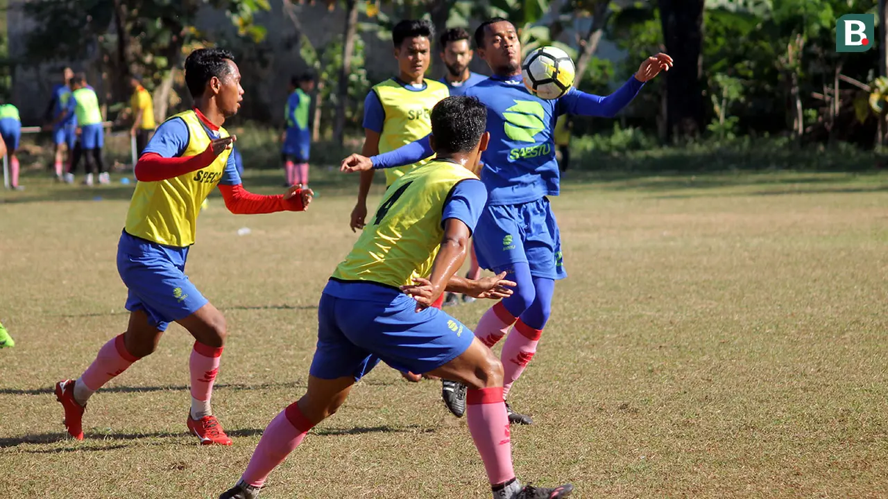 Persis Solo