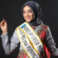 Tiara Sukmasari menggunakan produk kosmetik yang aman dan halal. (Foto: Adrian Putra, Make Up: Wardah, DI: Muhammad Iqbal Nurfajri/Bintang.com)