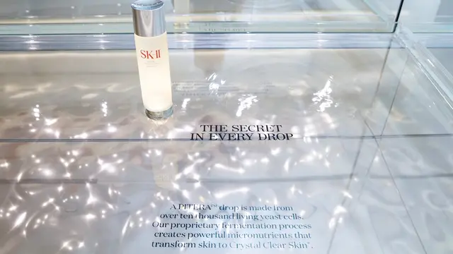 PITERA bekerja seperti faktor pelembap alami kulit