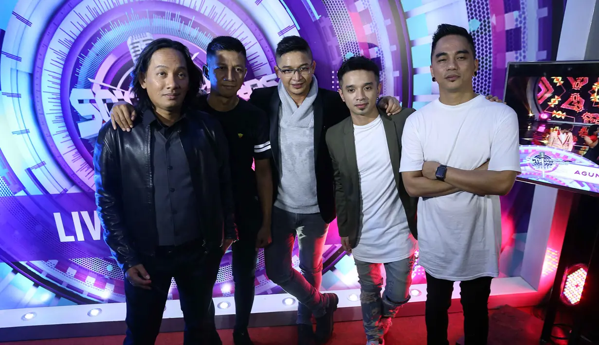 Setelah menjabat sebagai Wakil Walikota Palu, Pasha tidak lagi aktif sebagai vokalis Ungu. Dalam malam penghargaan SCTV Music Awards 2016, Pasha memberikan kejutan pada bandnya. (Nurwahyunan/Bintang.com)
