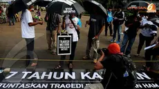 7 tahun sudah para keluarga korban pelanggaran HAM melakukan aksi Kamisan di depan Istana Negara menuntut kepastian penuntasan kasus pelanggaran HAM yang pernah terjadi di Indonesia (Liputan6.com/Helmi Fithriansyah)