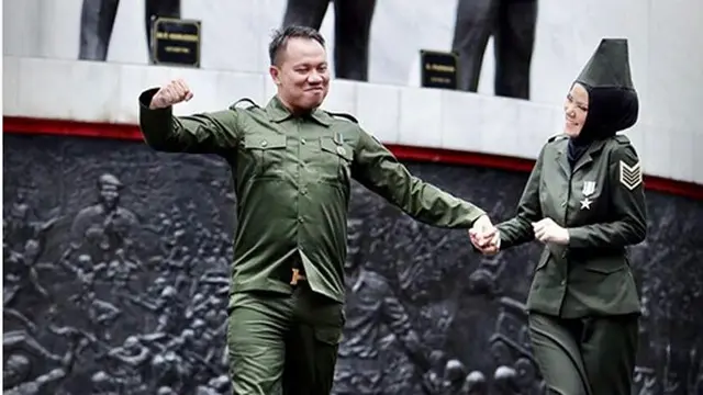[Bintang] Vicky Prasetyo dan Angel Lelga