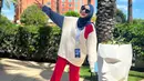 <p>Tampil santai dengan oversized sweater seperti Zaskia Adya Mecca. Outfit ini cocok untuk digunakan sehari-hari. [Instagram/zaskiadyamecca]</p>