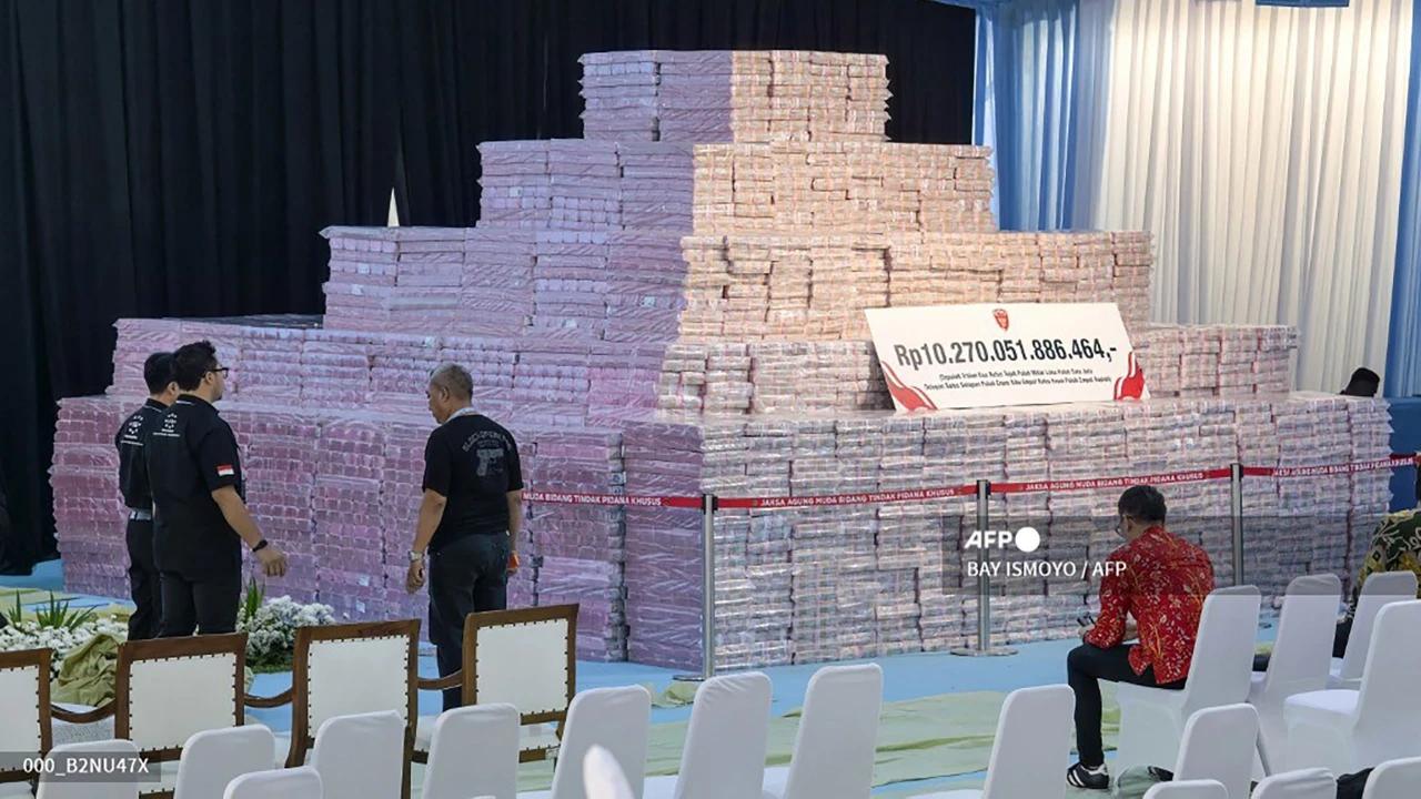 FOTO: Kejagung Pamerkan Rp 10,2 Triliun Hasil Sitaan Kejahatan Lingkungan