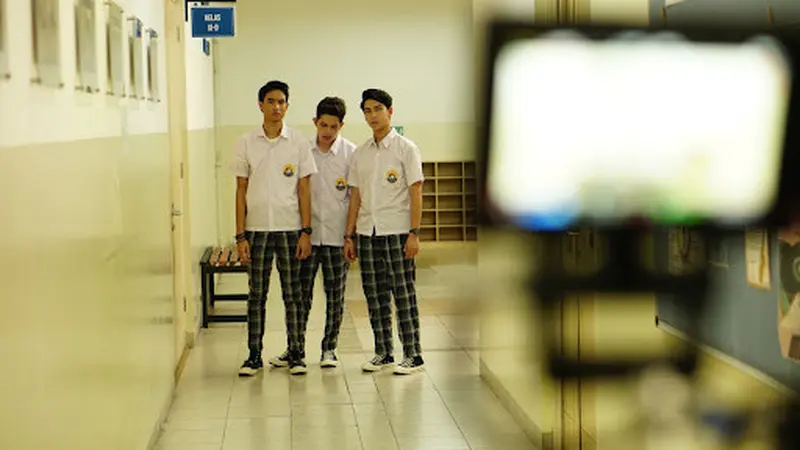 Intip Foto Behind The Scene Devano Danendra di Lokasi Shooting My Nerd Girl Season 2