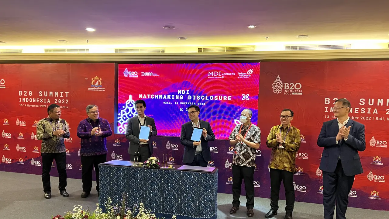 Kohlberg Kravis Roberts (KKR) dan startup Privy mengumumkan penandatanganan perjanjian kerjasama investasi bersamaan dengan digelarnya B20 Summit 2022 di BNDCC Bali, Nusa Dua, Senin (14/11/2022).