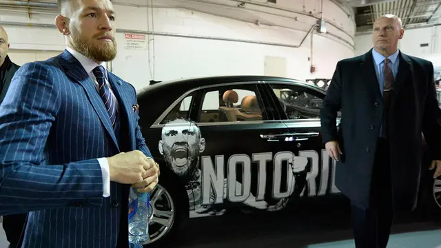 Adu Keren Mobil Khabib dan McGregor, Siapa Juaranya? (Carbuzz)