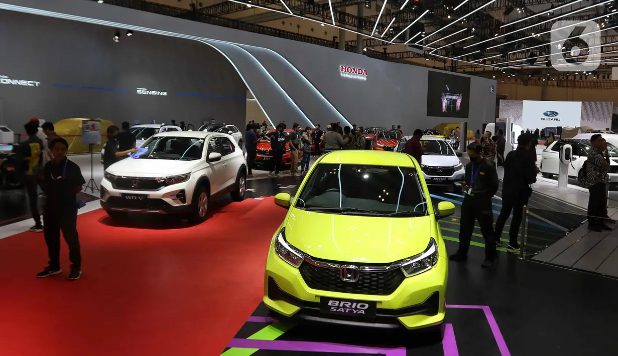 Selanjutnya ada lima merek dari kendaraan komersial seperti Hino, Isuzu, Mitsubishi Fuso, Toyota Komersial, UD Trucks. (Liputan6.com/Angga Yuniar)