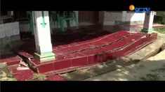 Sejumlah rumah ada yang nyaris ambruk dengan retakan dinding serta lantai di atas 50 sentimeter.