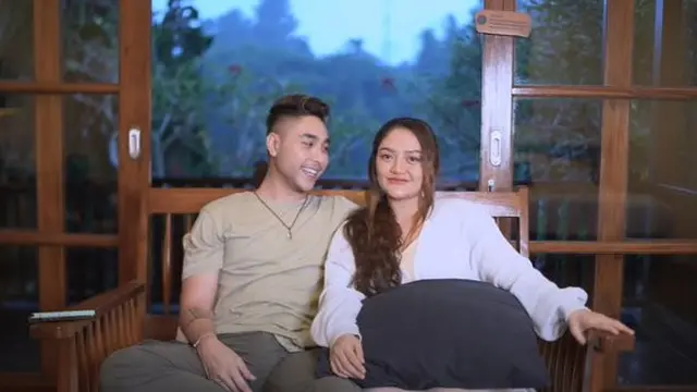 6 Momen Siti Badriah Tunjukkan Baby Bump, Sudah Terlihat Jelas