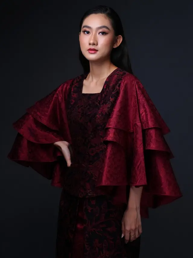 Batik Kombinasi Brokat Lengan Lonceng Mewah