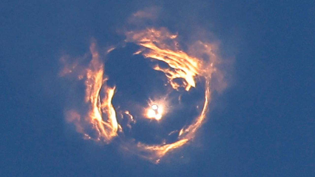 FOTO: Roket SpaceX Starship Milik Elon Musk Meledak dan Hancur Lebur di Ruang Angkasa, Serpihannya Meluncur Bak Meteor