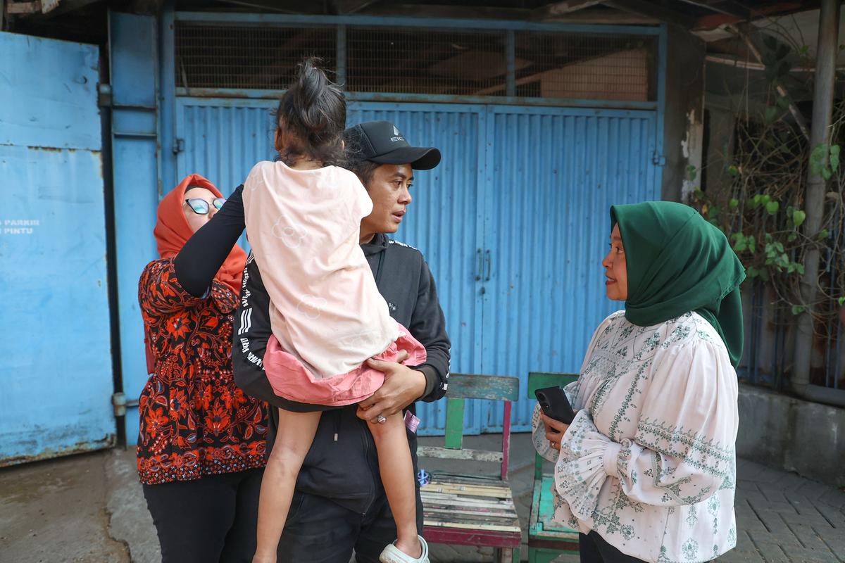 anak yang viral karena dituding dipaksa mengemis oleh ayahnya