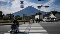 Fenomena ini merupakan pertama kalinya dalam 130 tahun atau sejak pencatatan pertama dimulai pada 1894. (Yuichi YAMAZAKI/AFP)