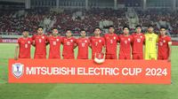 Starting XI Timnas Indonesia pada laga lanjutan Grup B Piala AFF 2024 melawan Laos di Stadion Manahan, Solo, Jawa Tengah, Kamis (12/12/2024). (Bola.com/Abdul Aziz)