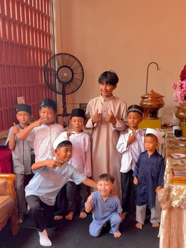 Fajar Sadboy syukuran rumah baru - instagram.com/fajjarsadboy