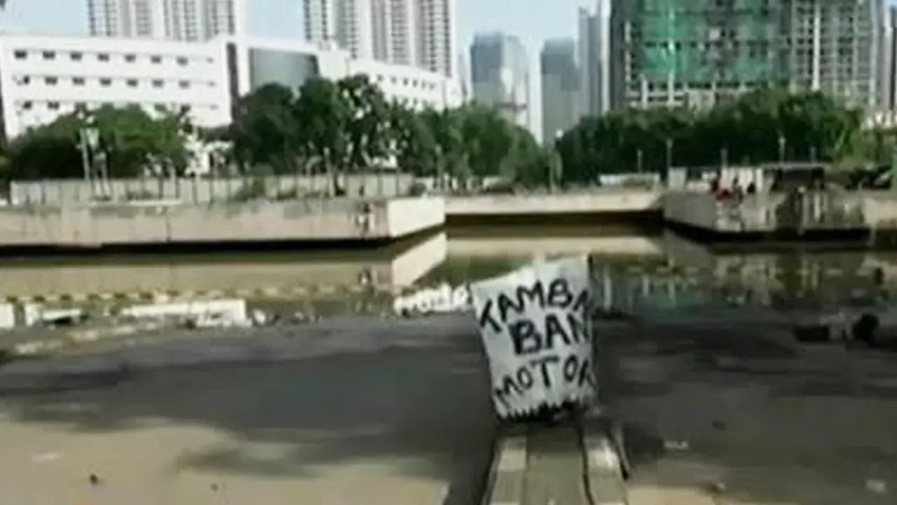  Terowongan Kemayoran Banjir