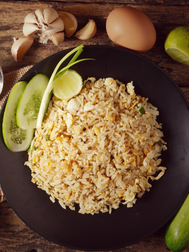 Menu Hari Ini Nasi Goreng Telur, Kare Tahu dan Capcay