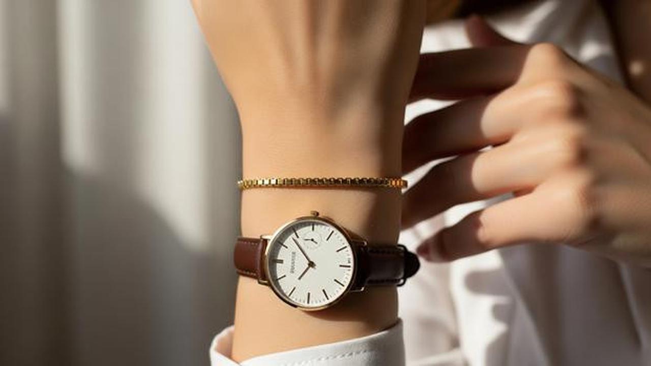 Gelang Rantai Apa yang Cocok Dipadukan dengan Jam Tangan? Ini 8 Rekomendasi Modelnya di 2025