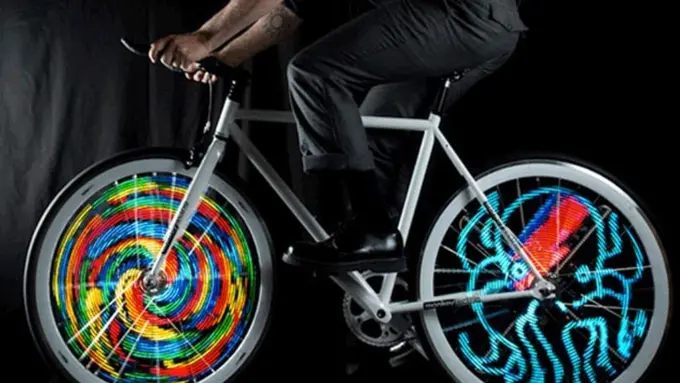 [Bintang] Velg Hologram, Tren Aksesoris Sepeda Terkece Abad Ini