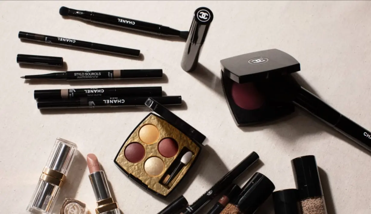 Paduan kompleksi hingga palet serta lipstik nude jadi key item yang wajib dimiliki.  [Foto: Chanel.dok]