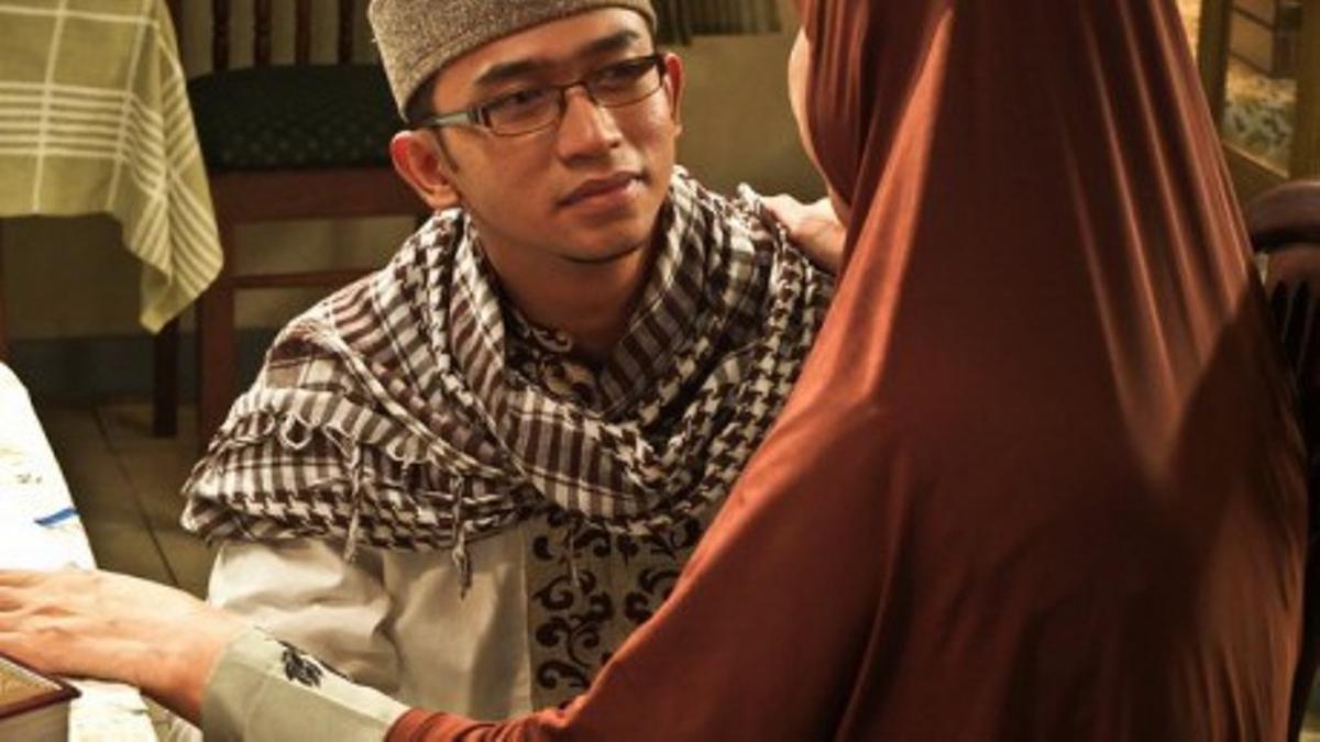 'Hijrah Cinta', Kisah Cinta Ustad Uje dan Umi Pipik jadi
