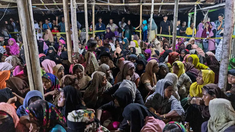 Ratusan Pengungsi Rohingya Terdampar di Pantai Lhokseumawe, Aceh