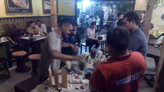 Para wartawan belajar coffee cupping di Fakultas Kopi, Setiabudi, Jakarta Selatan. (Liputan6.com/Fakultas Kopi)