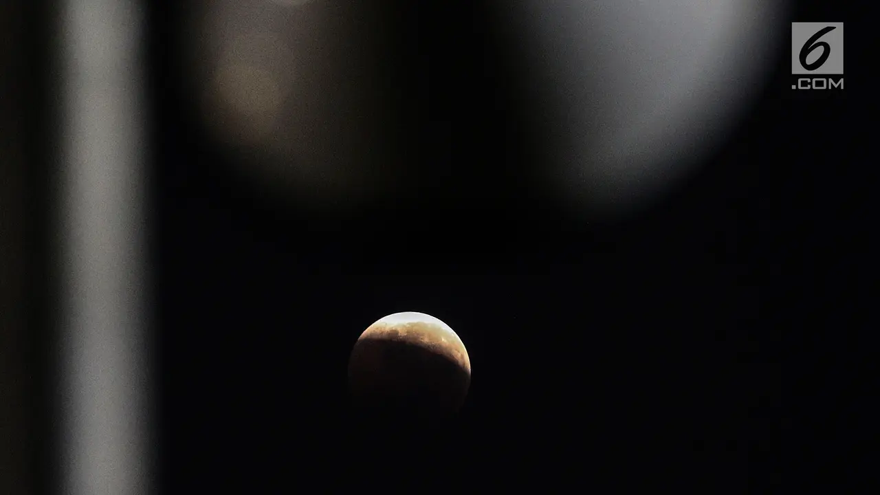 Gerhana Bulan Total di Jakarta