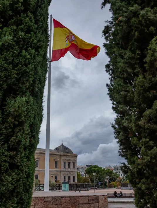 Situasi Columbus Plaza di Madrid, Spanyol, 21 Oktober 2020. Hingga 21 Oktober 2020, jumlah kasus COVID-19 di Spanyol sejak awal pandemi telah mencapai angka 1.005.295. (Xinhua/Meng Dingbo)
