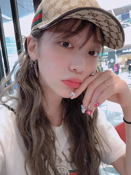 Choi Ye Seul sendiri mengatakan bahwa netizen tersebut cemburu dengan kenyataan diriya masuk ke Universitas Sungkyunkwan. (instagram/yeseul0104)