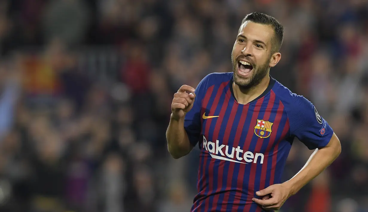 Jordi Alba - Alba mejalani pendidikan Akademi Barcelona pada tahun 1998-2005 dan memulai karier seniornya di klub Cornella dan Valencia. Pemain berusia 31 tahun ini memutuskan kembali ke Barcelona pada 2012 hingga saat ini. (AFP/Lluis Gene)