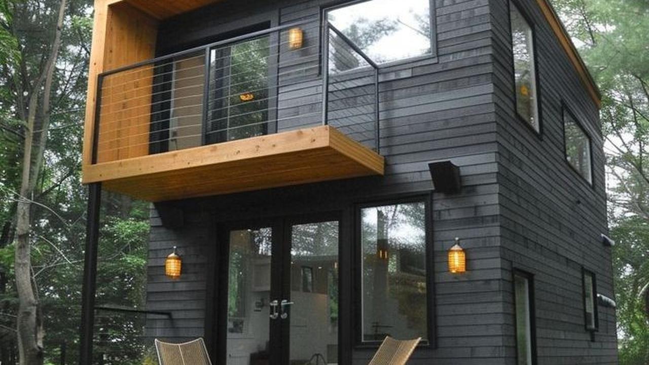 8 Ide Desain Rumah Kayu 2 Lantai yang Tren di 2024, Bikin Hunian Makin Adem