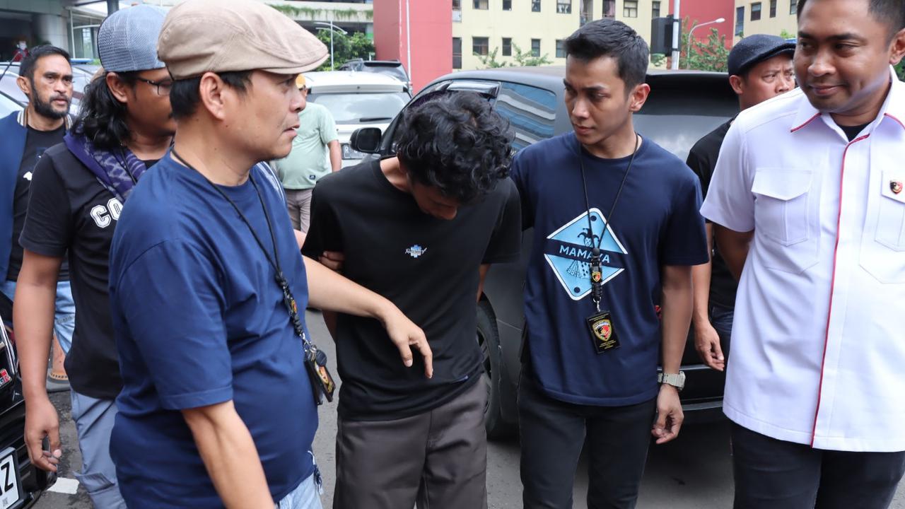 Pembunuh Ibu dan Anak di Jakbar Ternyata Dukun Pengganda Uang, Begini Detik-Detik Pelaku Habisi Korban