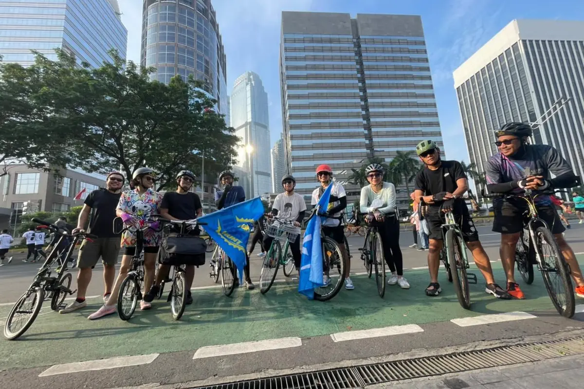 JAK 101 FM menggelar JAK Treasure Hunt (JTH), sebuah program olahraga bersepeda pagi yang dikombinasikan dengan games seru bersama 100 orang pendengarnya yang akrab disebut JAKartans.