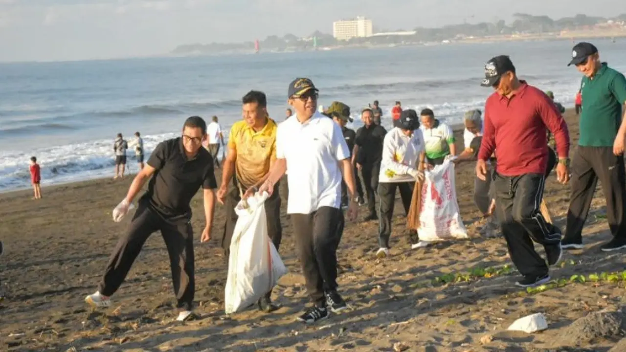 Wali Kota Denpasar I Gusti Ngurah Jaya Negara bersama Wakil Wali Kota Denpasar I Kadek Agus Arya Wibawa, Sekda Kota Denpasar I Gusti Ngurah Eddy Mulya.