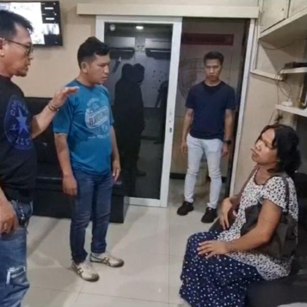 Polisi Tangkap Waria yang Ngamuk di Apotek Kembangan