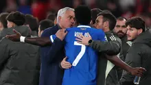 Pelatih Benfica, Jose Mourinho tak senang dengan selebrasi gol Vinicius yang akhirnya memicu insiden tersebut. Hal itu membuatnya memilih bersikap netral terkait insiden rasisme yang dialami Vinicius Junior. (AP Photo/Pedro Rocha)