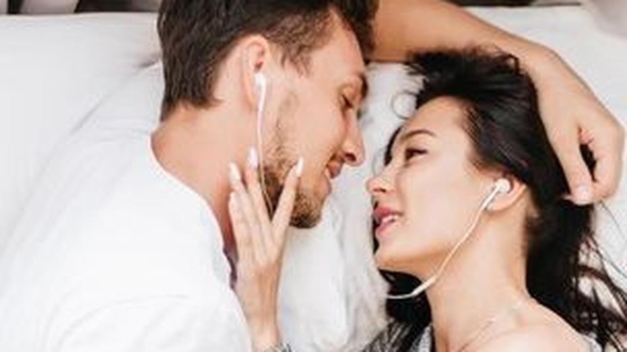 Manfaat Meningkatkan Kualitas Hubungan Seksual dengan Musik, Libido Langsung Naik!